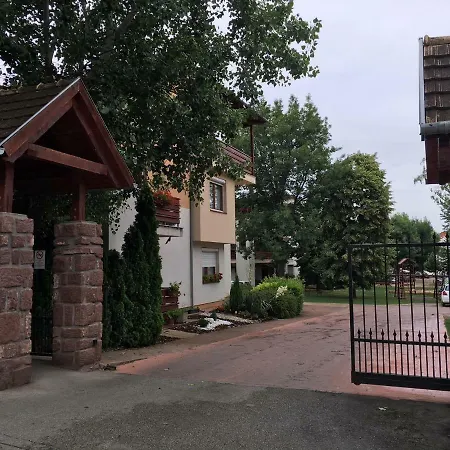 Bella * Balatonalmádi