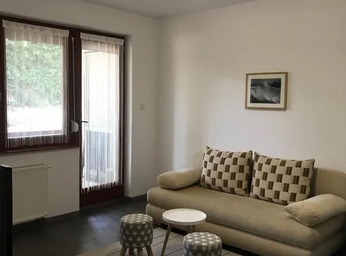 Bella * Balatonalmádi